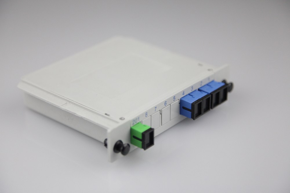 1分4插片式光分路器SC-APC-UPC